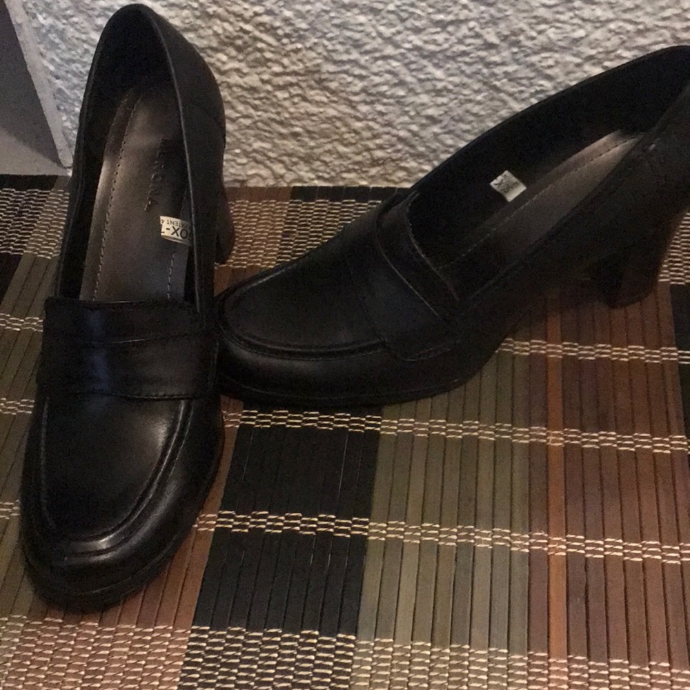Shoes - Picture 3 of 3
